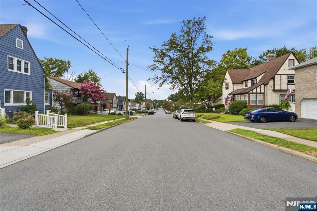 138 Elder Ave, Bergenfield, NJ 07621