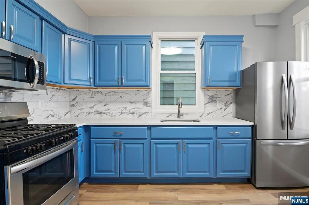 149 Wegman Parkway - Photo 2