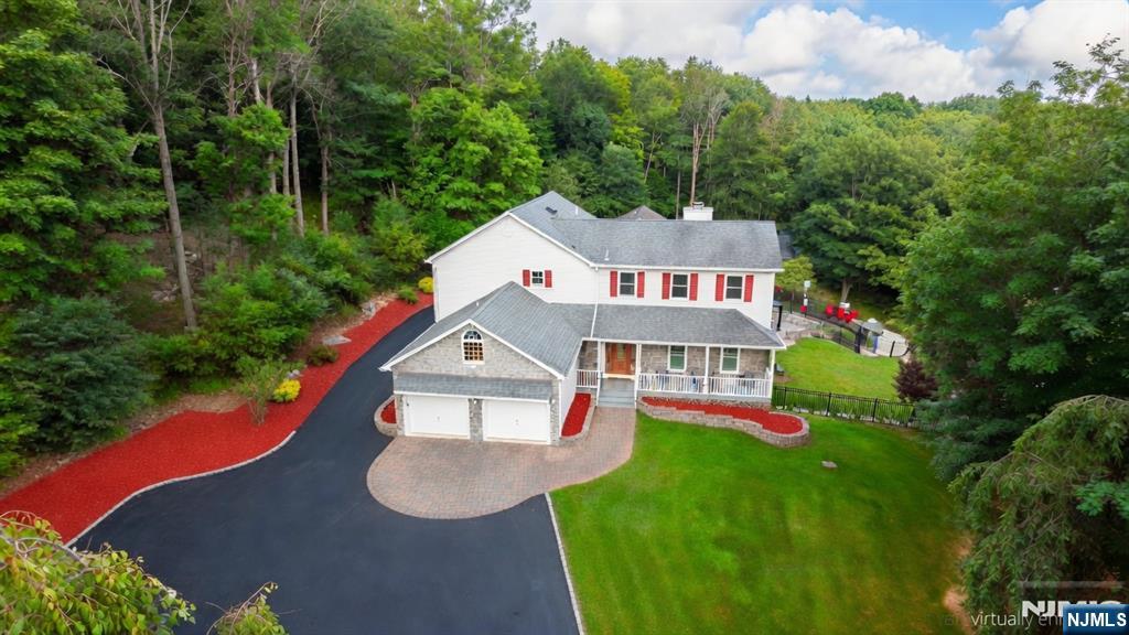 200 Longhouse Drive - Photo 3