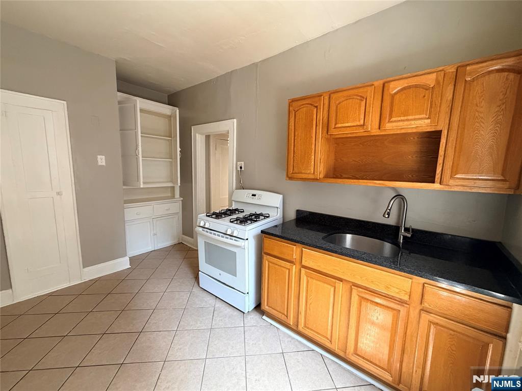 16 Irving Street B1 - Photo 1