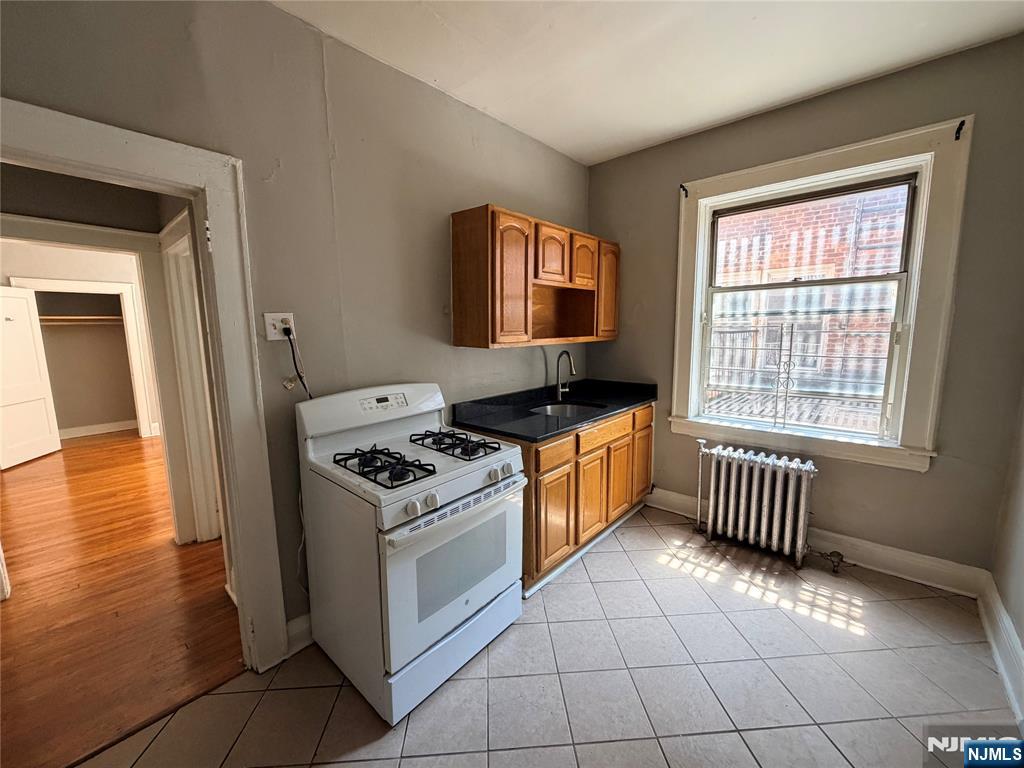 16 Irving Street B1 - Photo 2