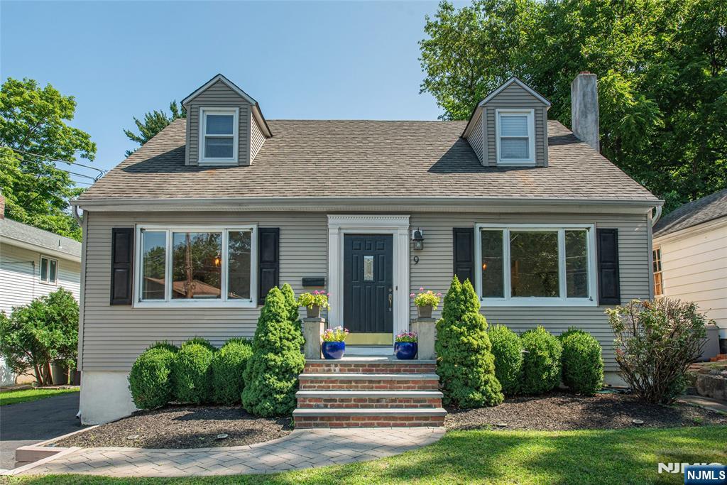 9 Woodmere Road - Photo 1