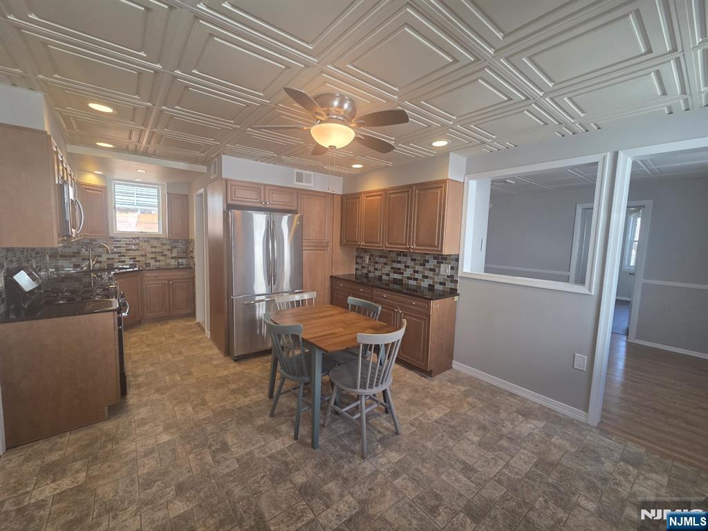 631 2nd Avenue 1st floor - Photo 4