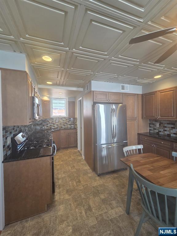 631 2nd Avenue - Photo 3
