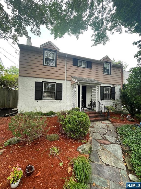 Photo 3 of Single family home for sale at 81 Grayson Pl, Teaneck, NJ 07666 | MLS# 26028092 | Listing updated on 2026-09-17