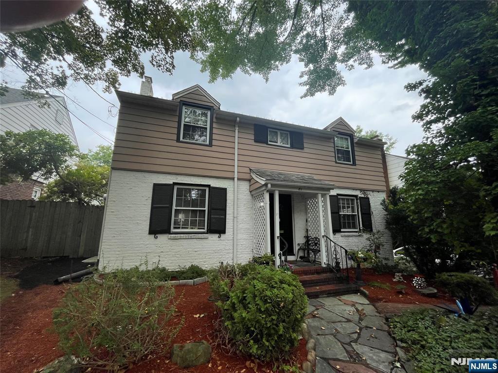 81 Grayson Pl, Teaneck, NJ 07666