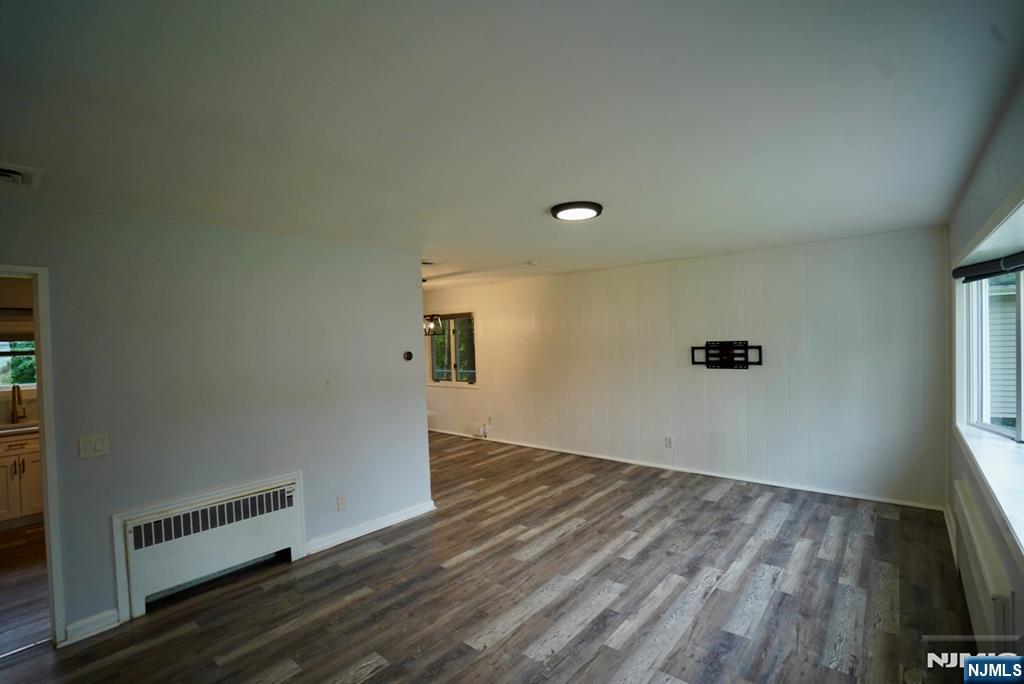 154 Jefferson Ave, River Edge, NJ 07661