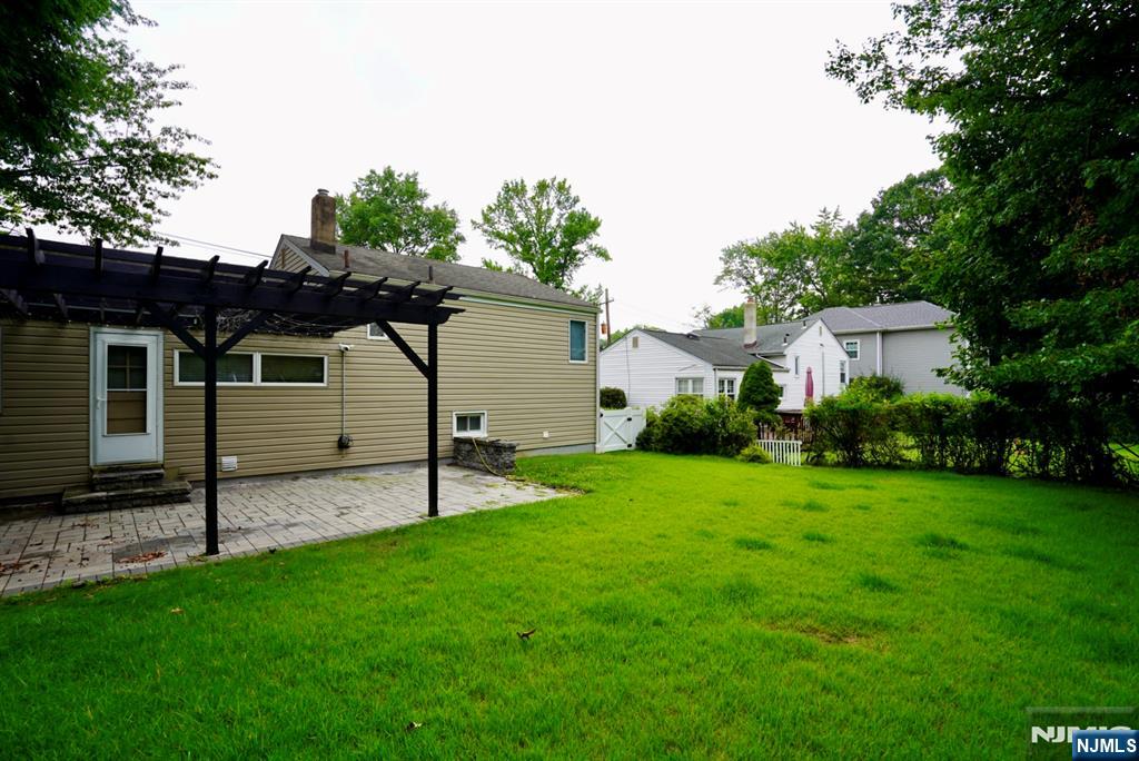154 Jefferson Ave, River Edge, NJ 07661