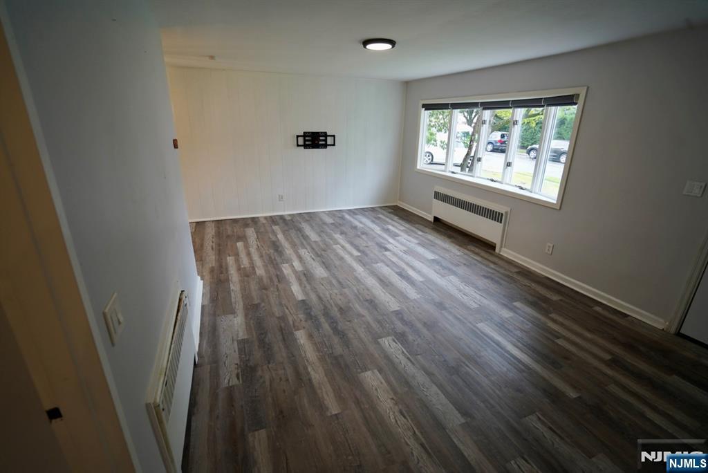 154 Jefferson Ave, River Edge, NJ 07661