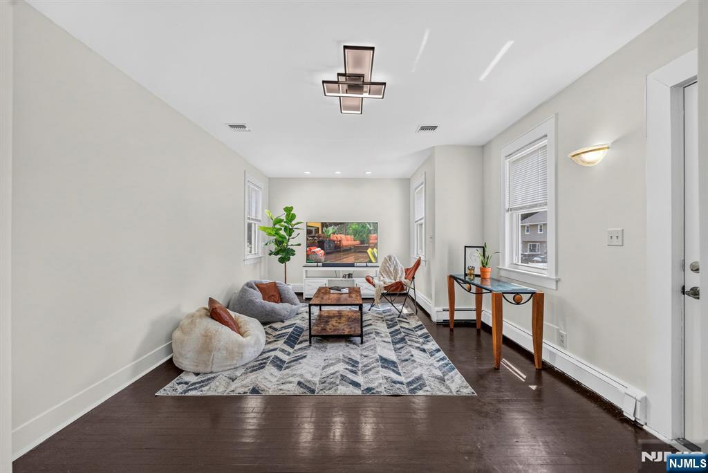 188 Lafayette Ave, New Milford, NJ 07646
