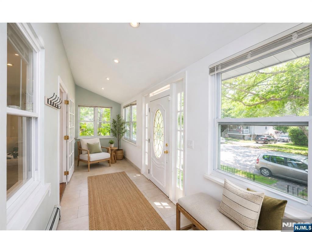 160 Mt Vernon Street - Photo 2