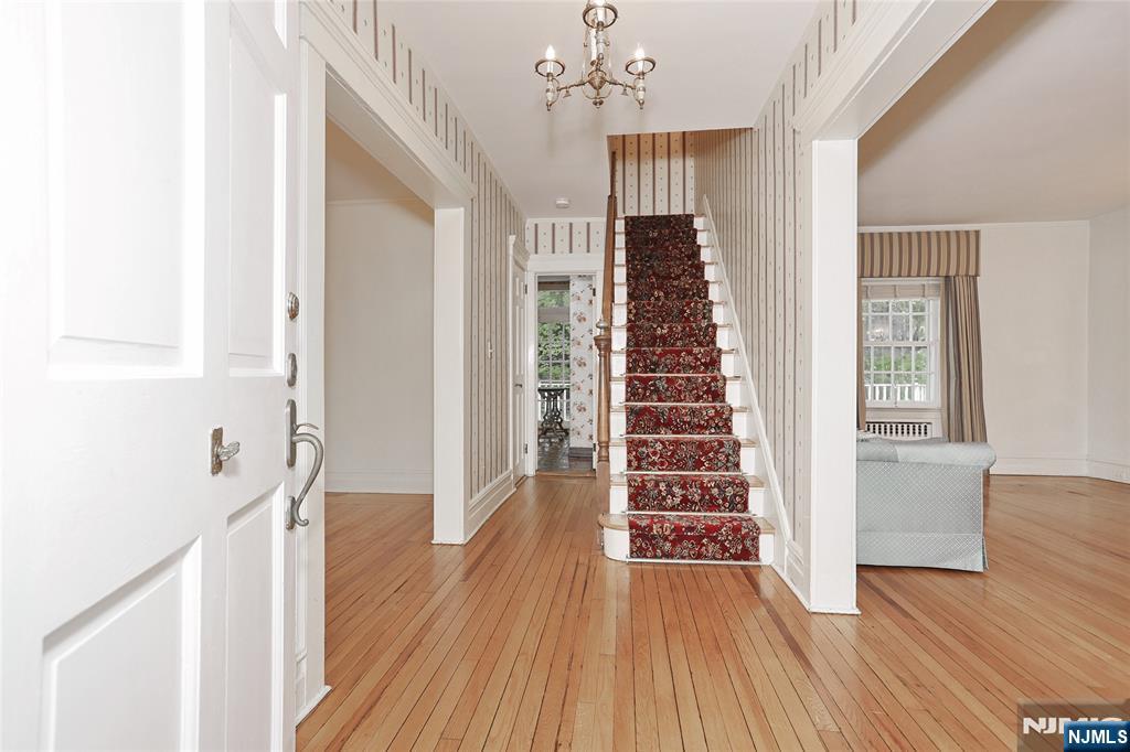 153 Glenwood Ave, Leonia, NJ 07605