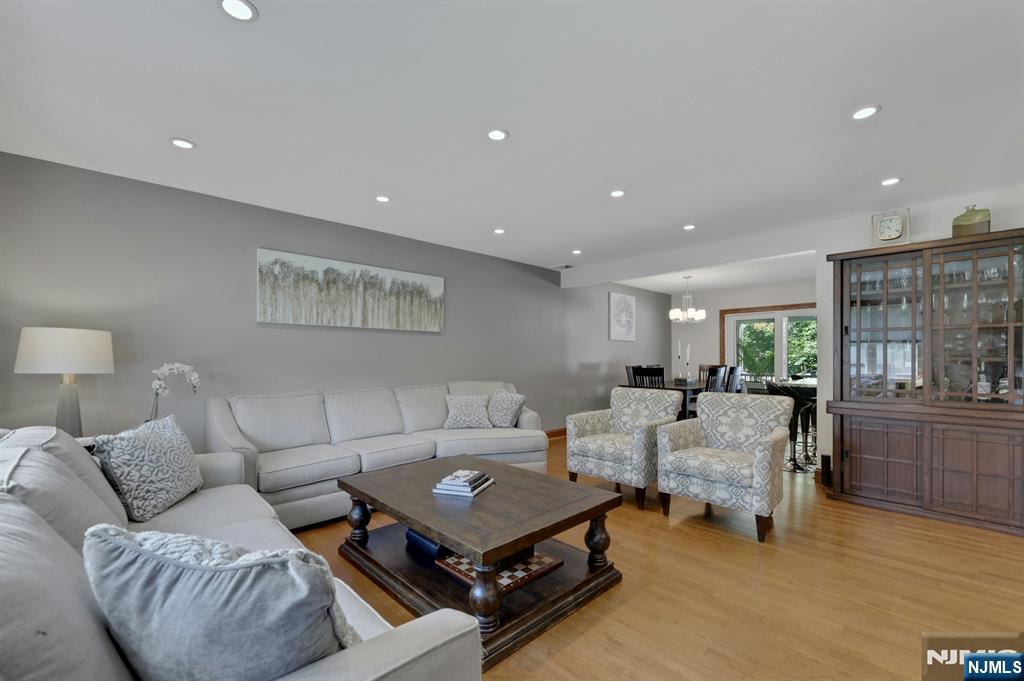 15-10 Mandon Place - Photo 4