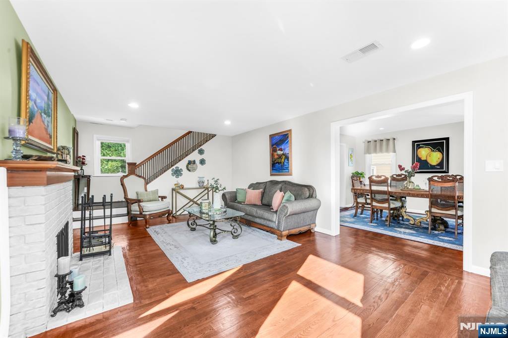 256 Van Buren Avenue - Photo 4