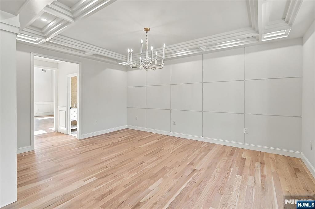295 Georgian Drive — photo 6
