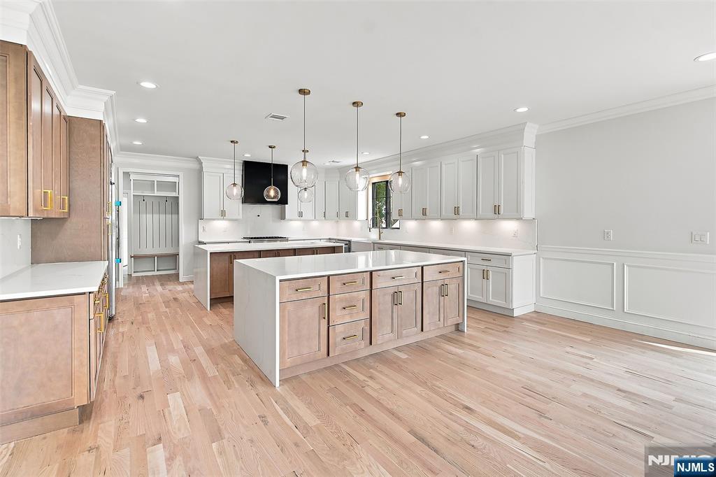 295 Georgian Drive — photo 9