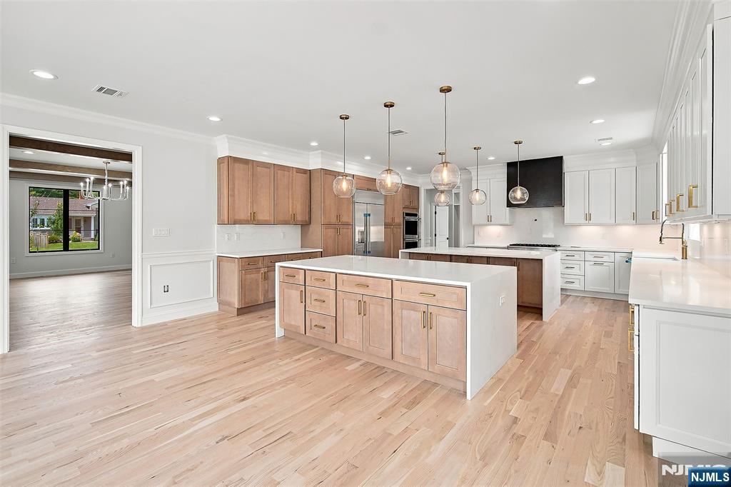 295 Georgian Drive — photo 10