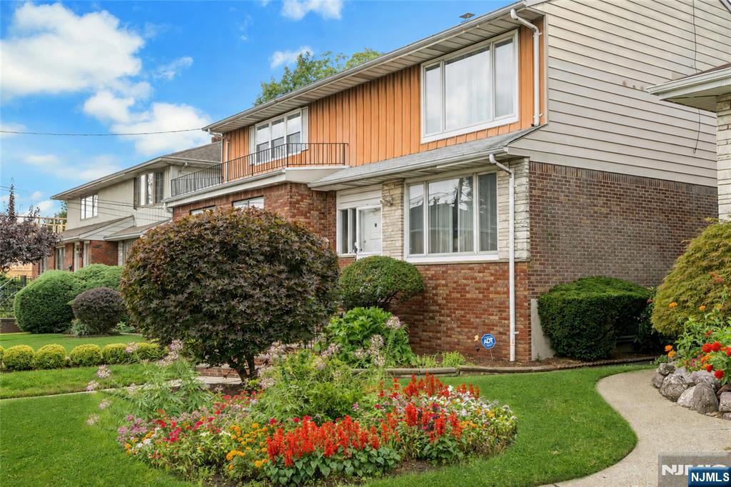 1st image of 1527 10th St, Fort Lee, NJ 07024 | MLS# 26028141