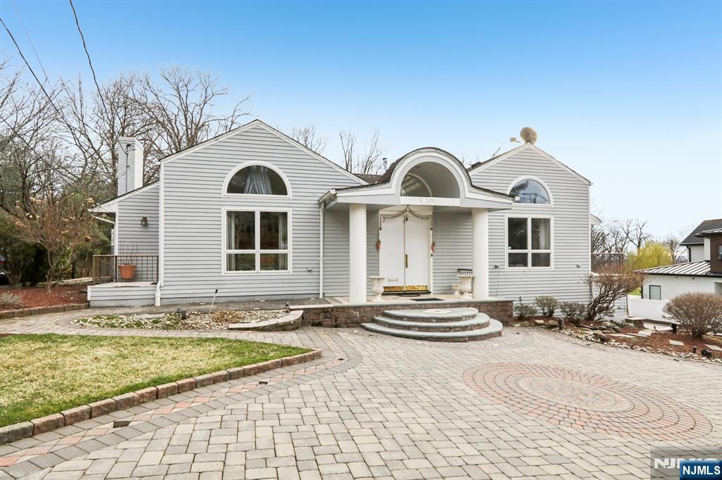 270 E Clinton Avenue - Photo 1