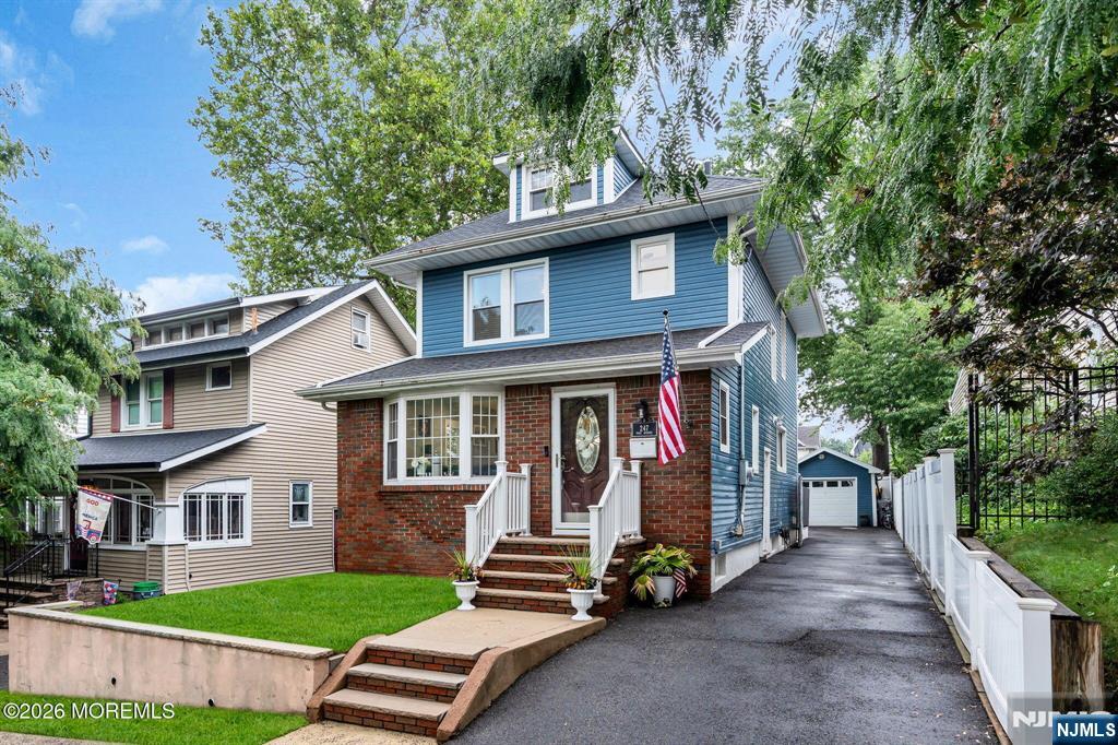 247 Post Avenue - Photo 2