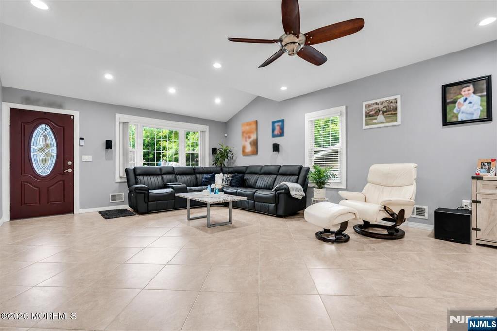 247 Post Avenue - Photo 5