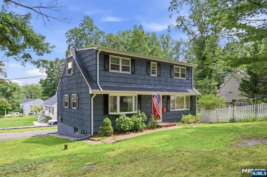 110 Truman Boulevard - Photo 2