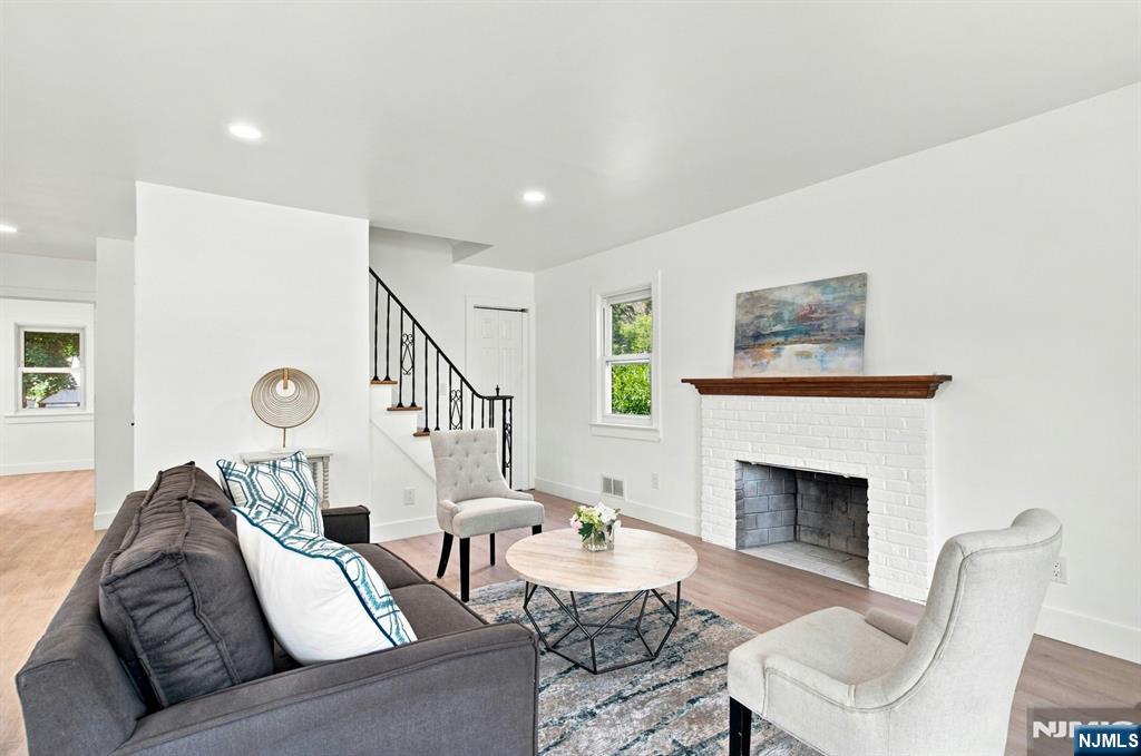 104 Belmont Street - Photo 3
