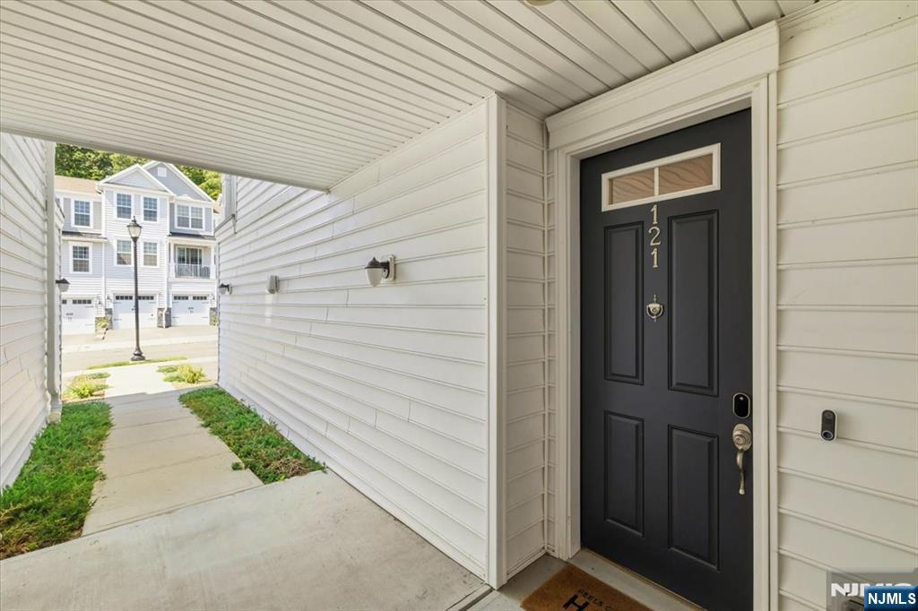 121 Sequoia Drive - Photo 2