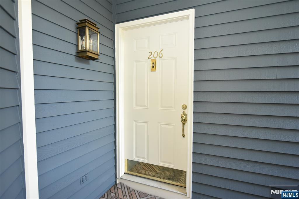 206 Cambridge Drive - Photo 2