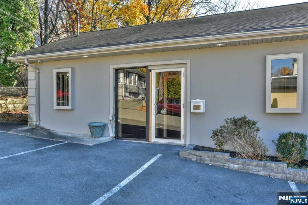 552 High Mountain Road - Photo 2