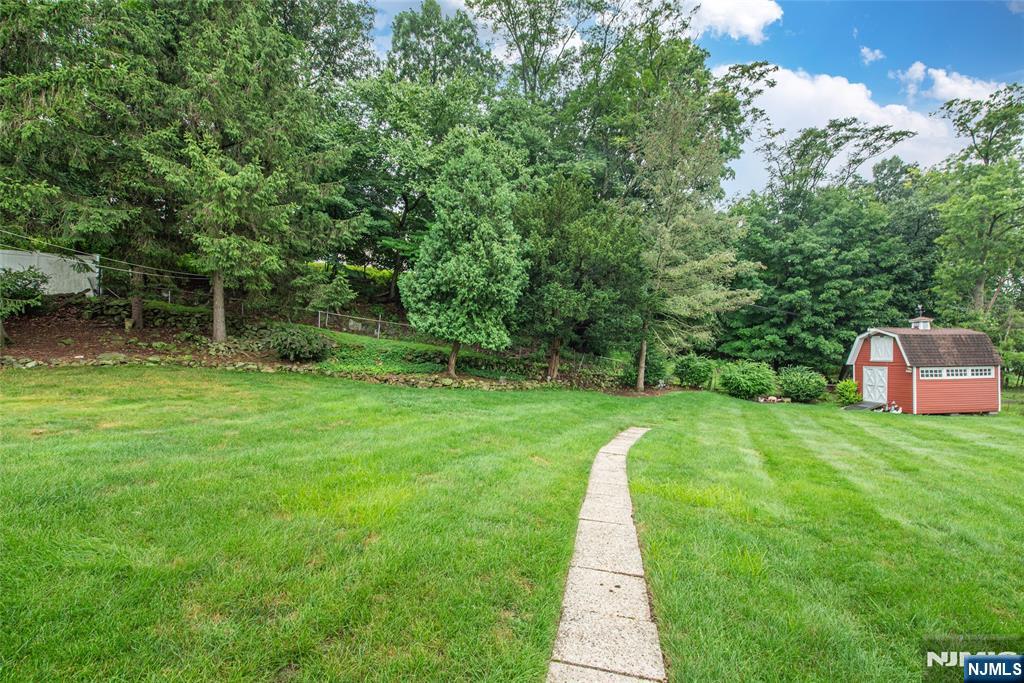 17 South Drive - Photo 3