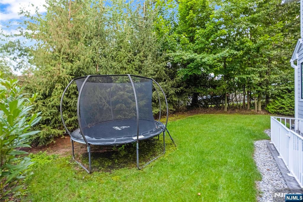 55 Cedar St, Cresskill, NJ 07626