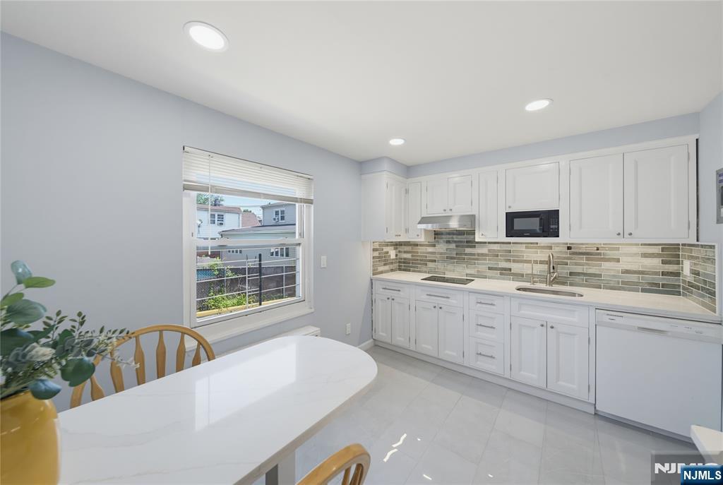 2209 Center Avenue A - Photo 2