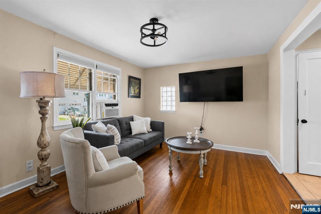 76 Niehaus Ave, Little Ferry, NJ 07643