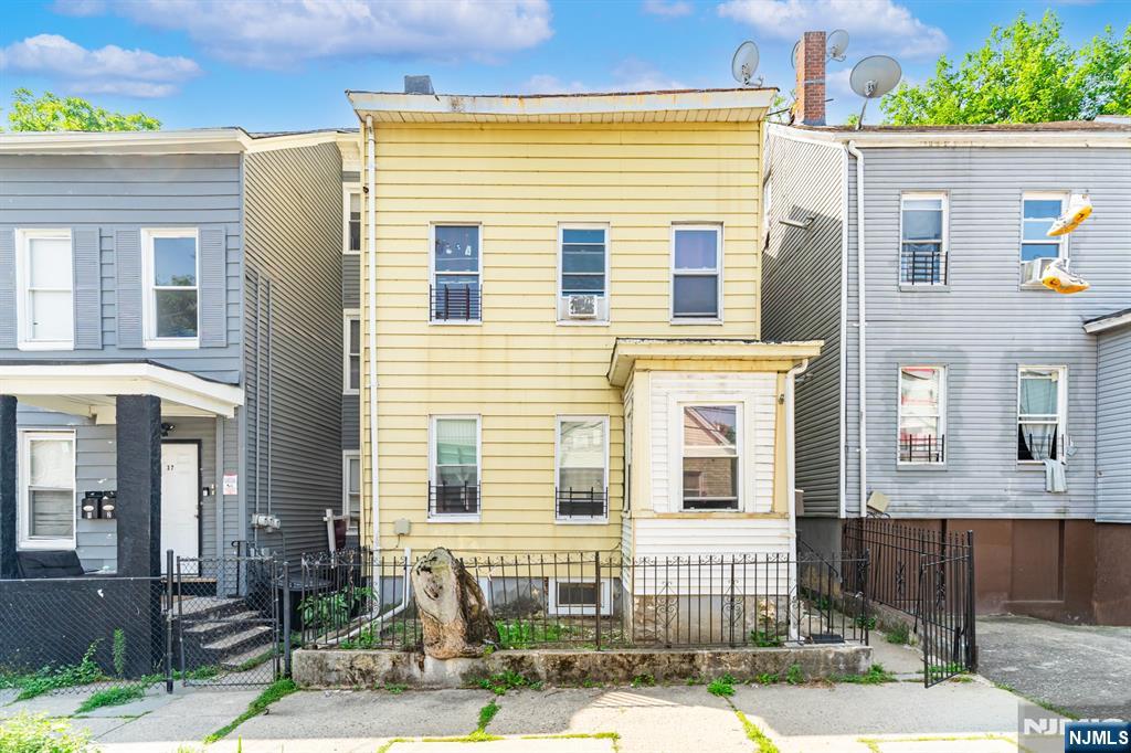 39 Hillman Street - Photo 2