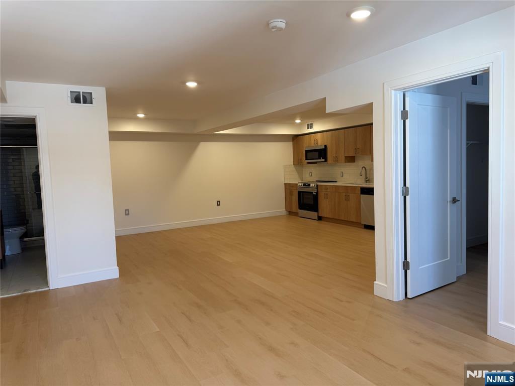 627 Valley Road D - Photo 4