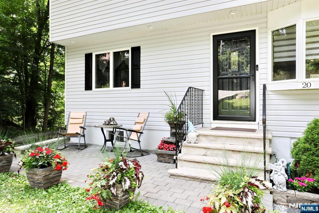 20 Linnea Place - Photo 2