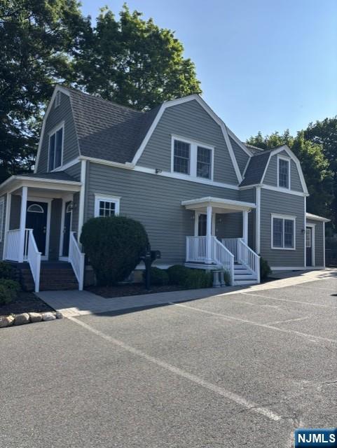 46 Prospect St, Midland Park, NJ 07432
