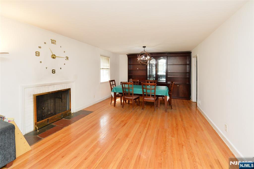 968-972 Byron Avenue - Photo 3