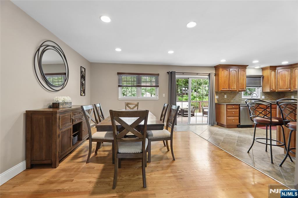 27 Colonial Woods Drive