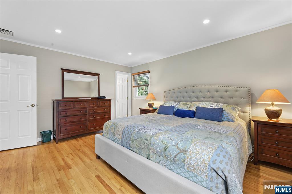 27 Colonial Woods Drive