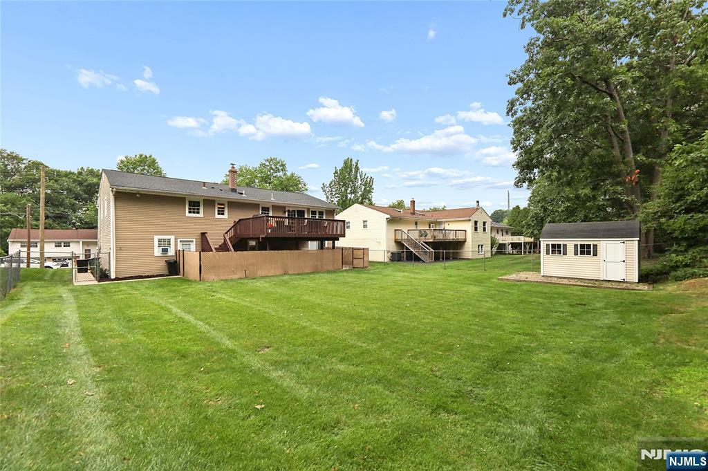 27 Colonial Woods Drive