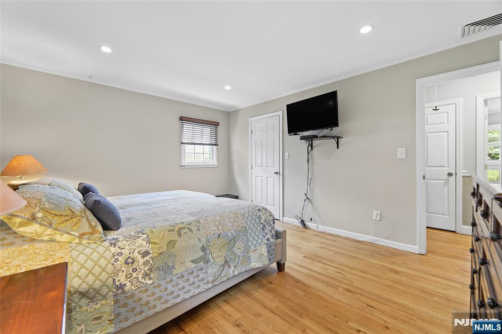 27 Colonial Woods Drive