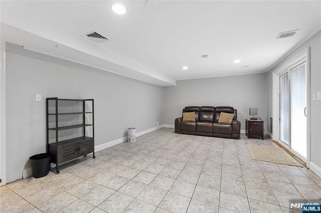 27 Colonial Woods Drive