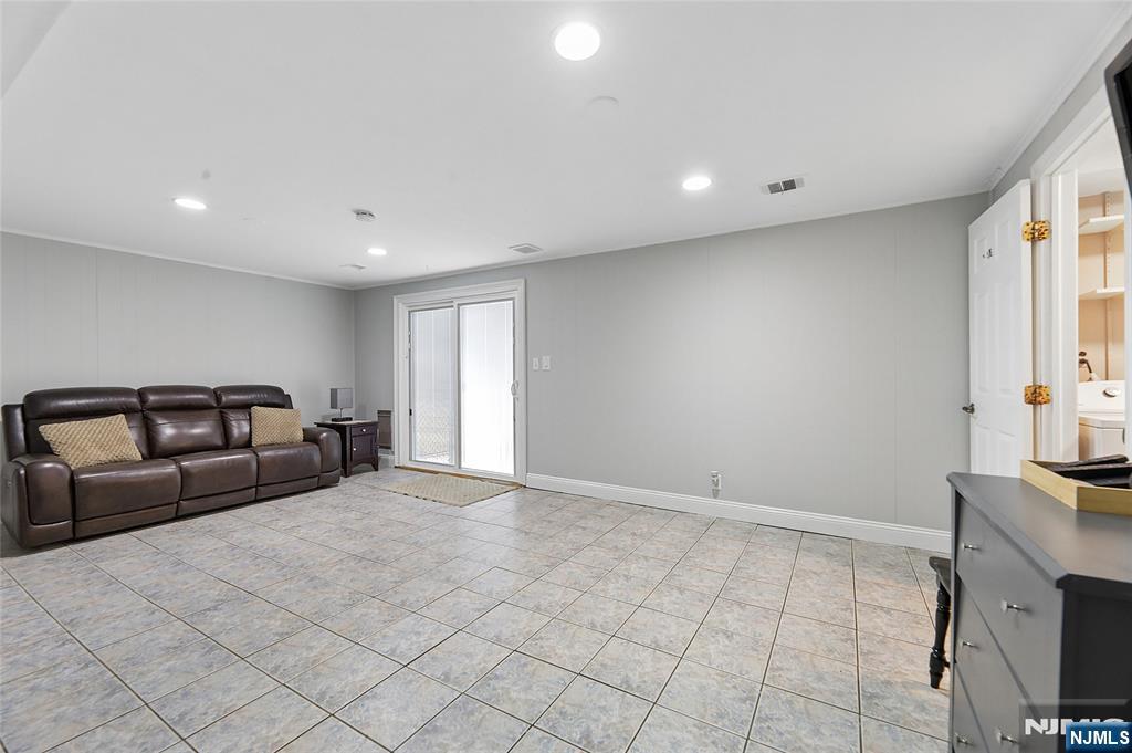 27 Colonial Woods Drive