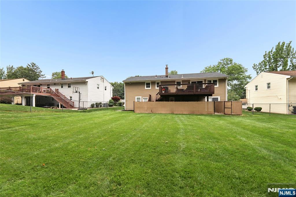 27 Colonial Woods Drive