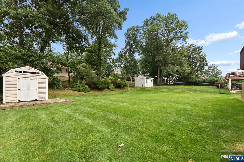 27 Colonial Woods Drive