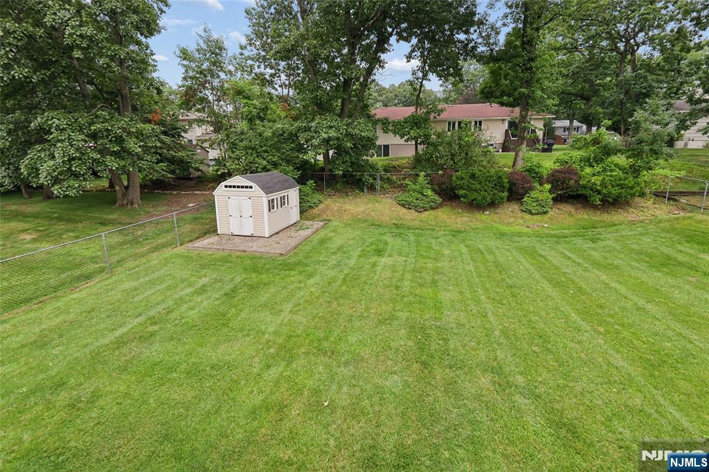 27 Colonial Woods Drive
