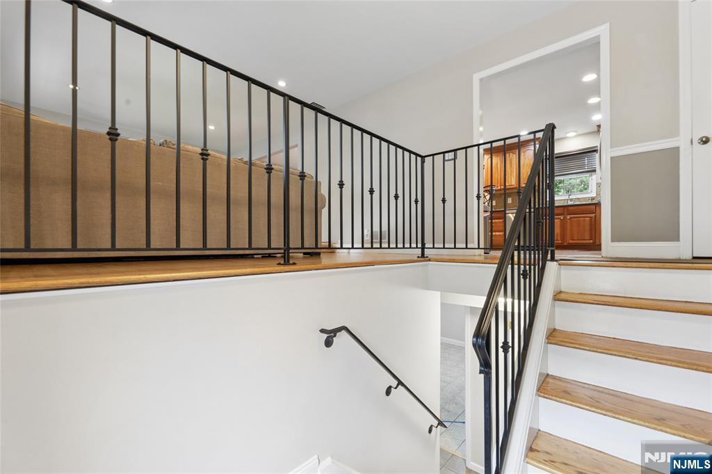 27 Colonial Woods Drive