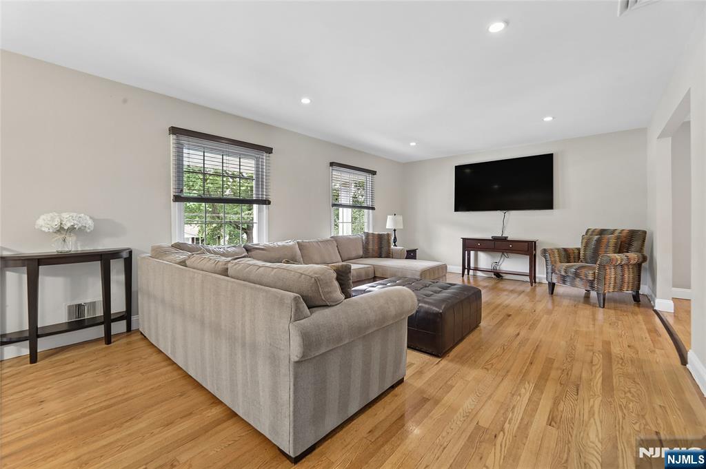 27 Colonial Woods Drive